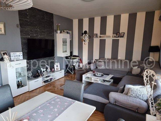 Flat in a building, Sale, Split, Split