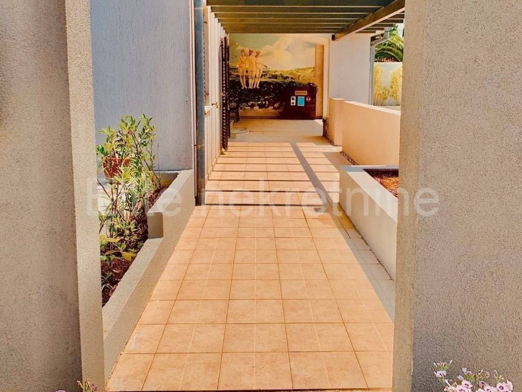 Residential-commercial property, Sale, Medulin, Banjole