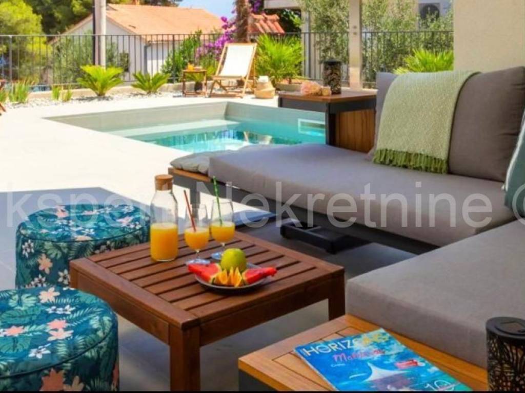 Luxury villa, Sale, Okrug, Okrug Gornji