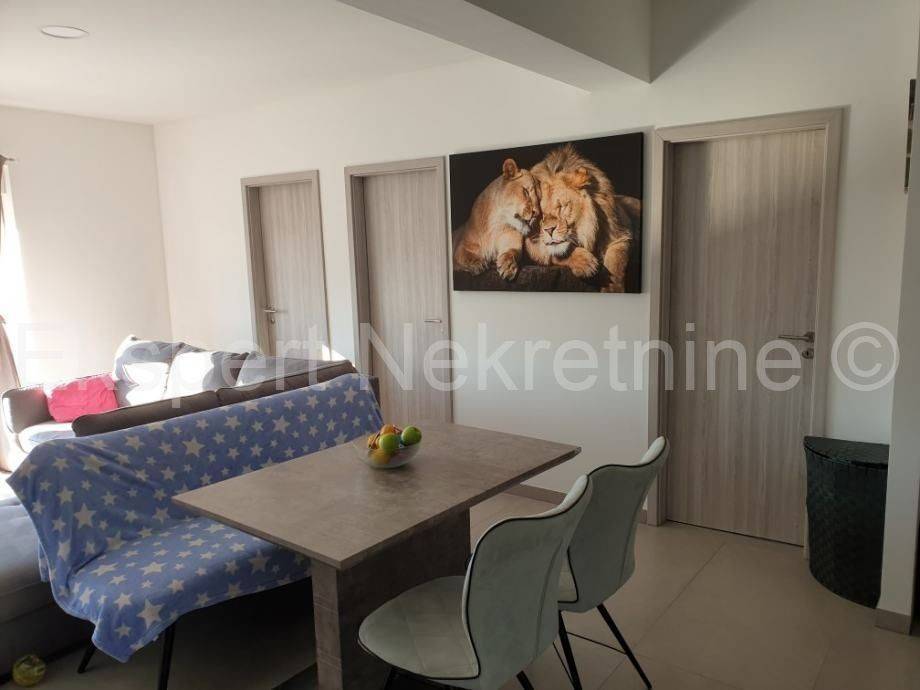 Semi-detached house, Sale, Split, Split