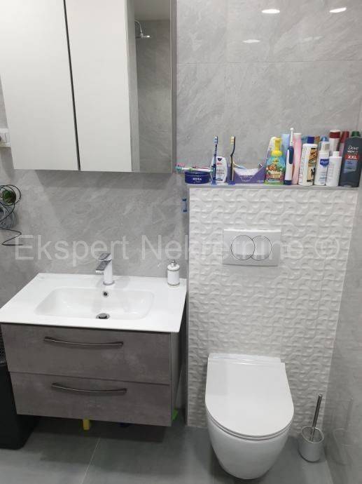 Semi-detached house, Sale, Split, Split