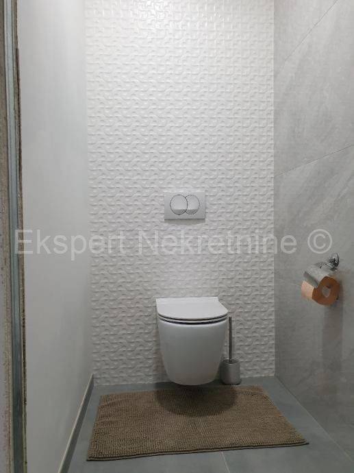 Semi-detached house, Sale, Split, Split