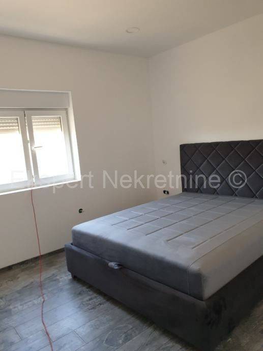 Semi-detached house, Sale, Split, Split
