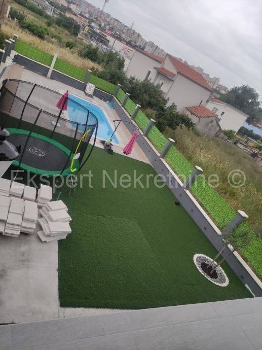 Semi-detached house, Sale, Split, Split