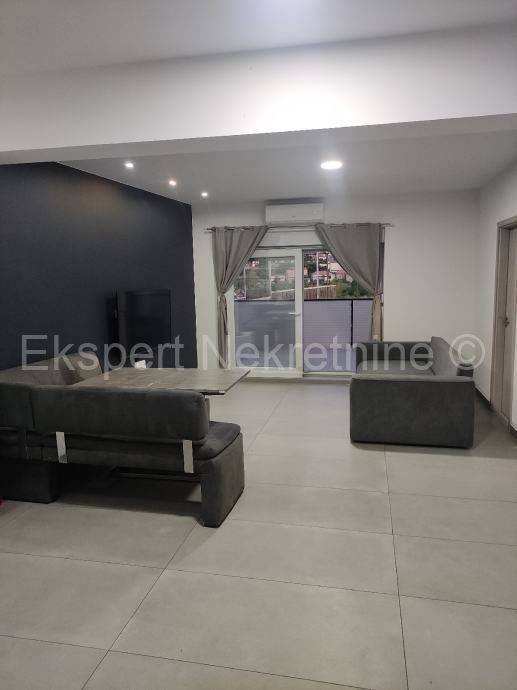 Semi-detached house, Sale, Split, Split