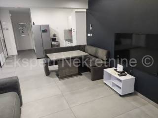 Semi-detached house, Sale, Split, Split