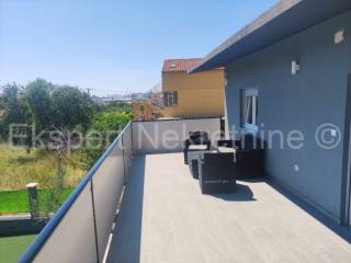 Semi-detached house, Sale, Split, Split