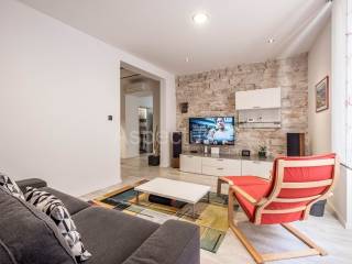 Flat in a building, Sale, Pula, Pula