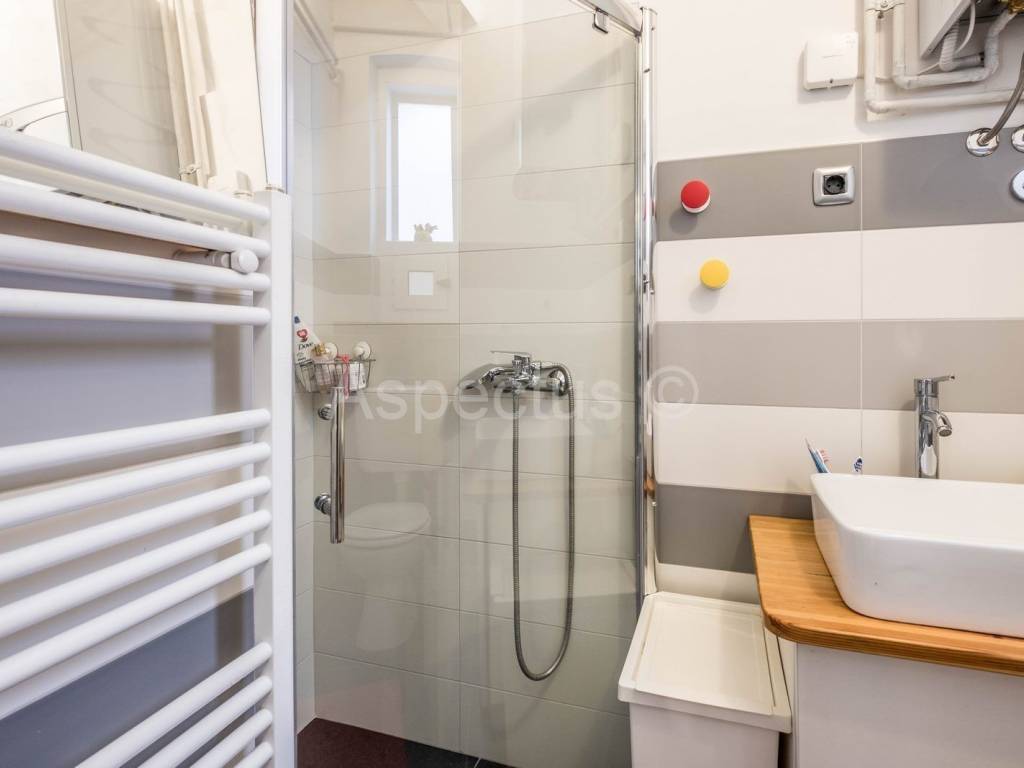 Flat in a building, Sale, Pula, Pula