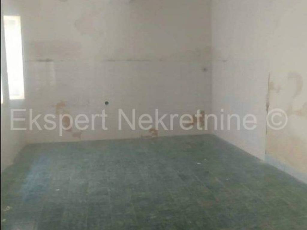 Stone house, Sale, Okrug, Okrug Donji