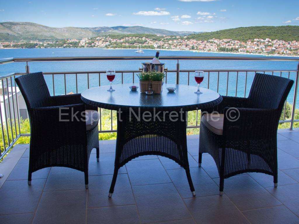 Flat in a building, Sale, Okrug, Okrug Gornji