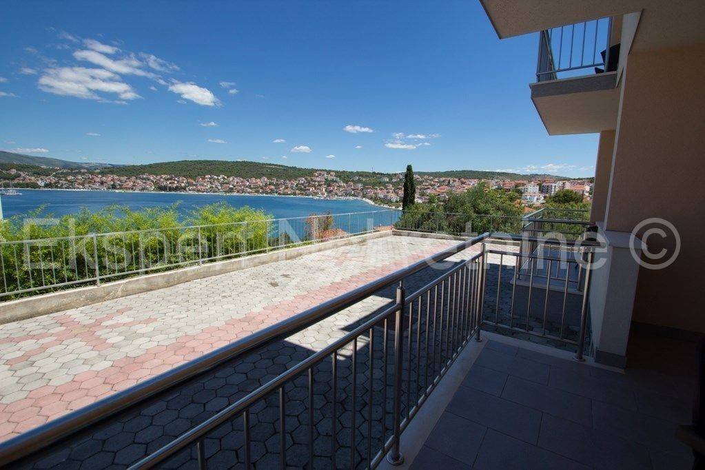 Flat in a building, Sale, Okrug, Okrug Gornji