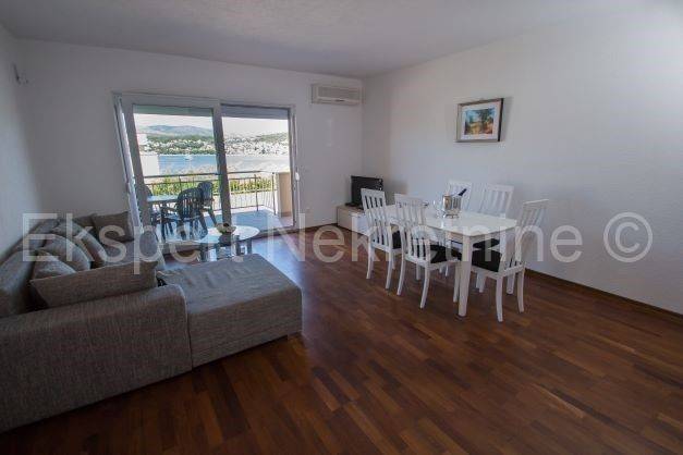 Flat in a building, Sale, Okrug, Okrug Gornji