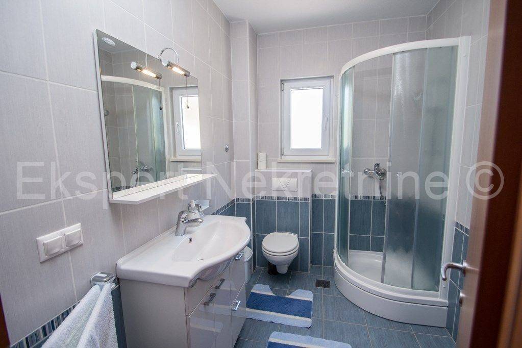 Flat in a building, Sale, Okrug, Okrug Gornji