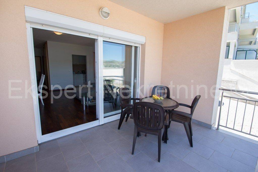 Flat in a building, Sale, Okrug, Okrug Gornji