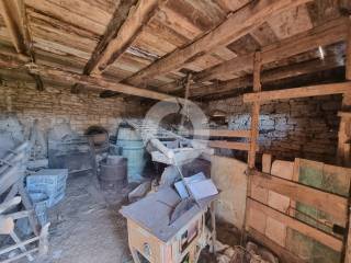 Stone house, Sale, Tinjan, Muntrilj