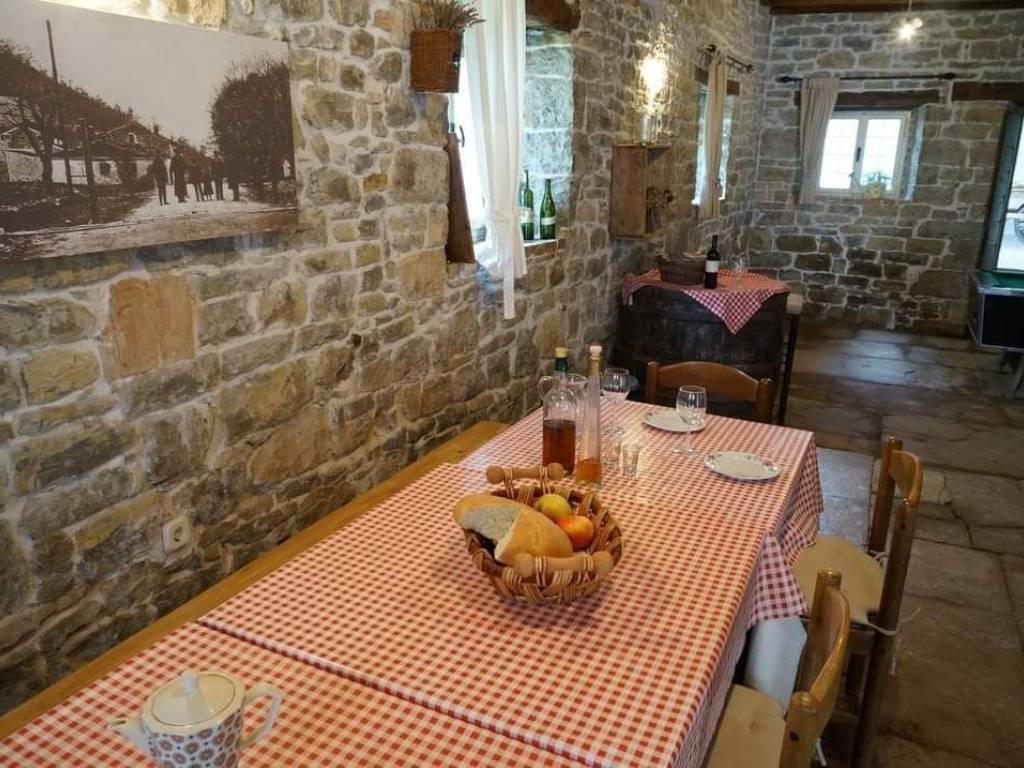 Stone house, Sale, Motovun, Motovun