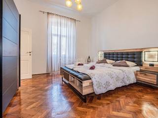 Flat in older building, Sale, Pula, Pula