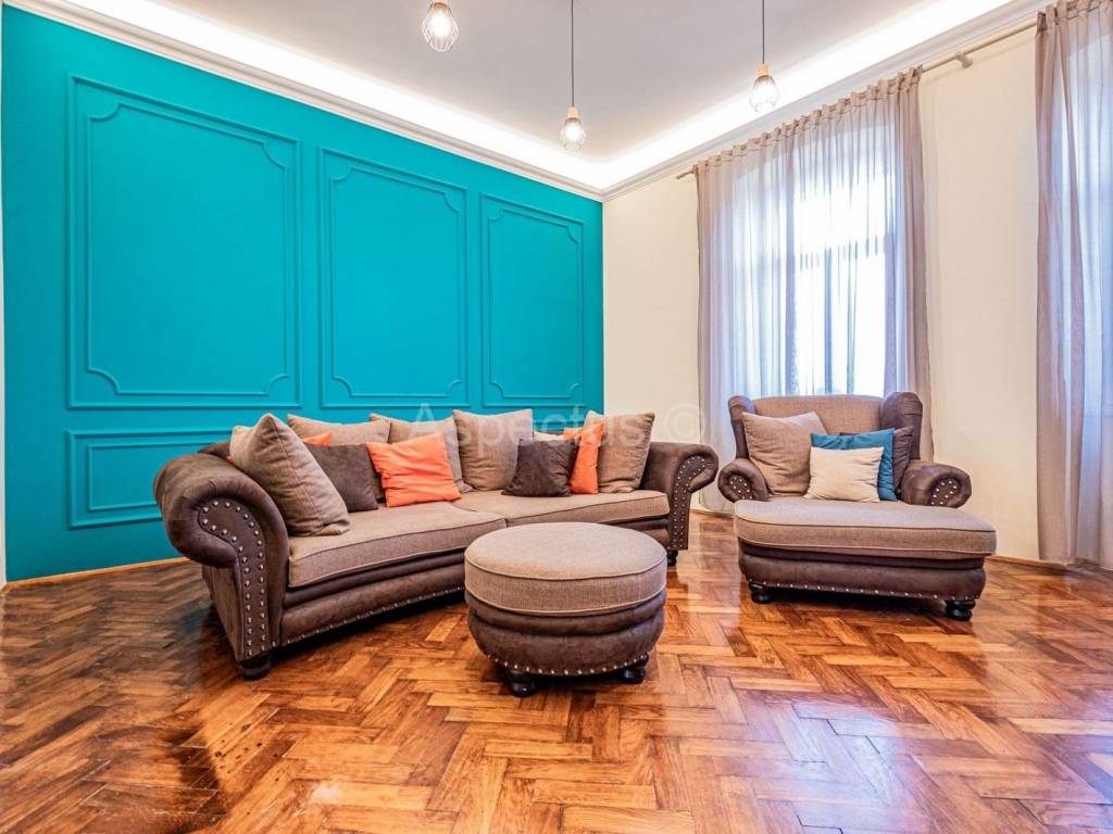 Flat in older building, Sale, Pula, Pula