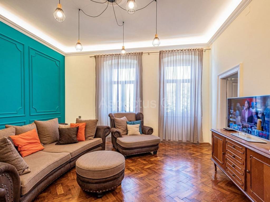 Flat in older building, Sale, Pula, Pula