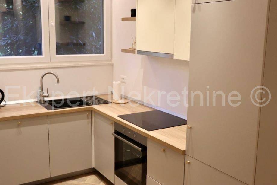 Flat in a building, Sale, Split, Split