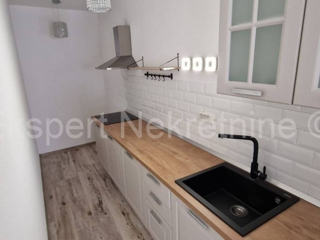 Flat in a building, Sale, Okrug, Okrug Gornji