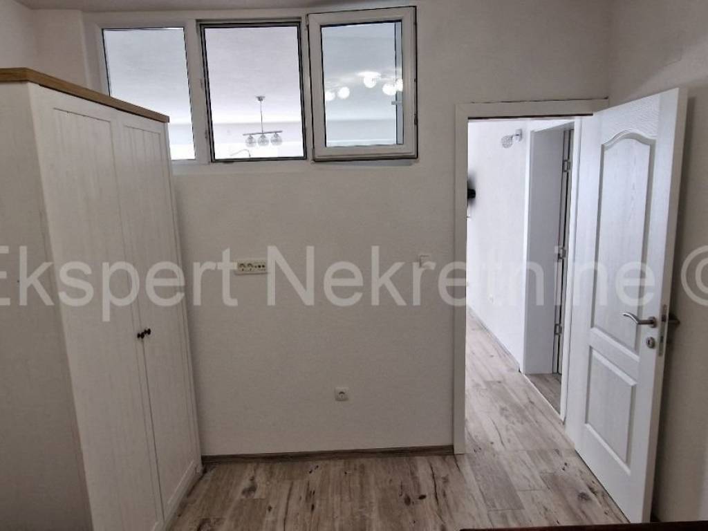 Flat in a building, Sale, Okrug, Okrug Gornji