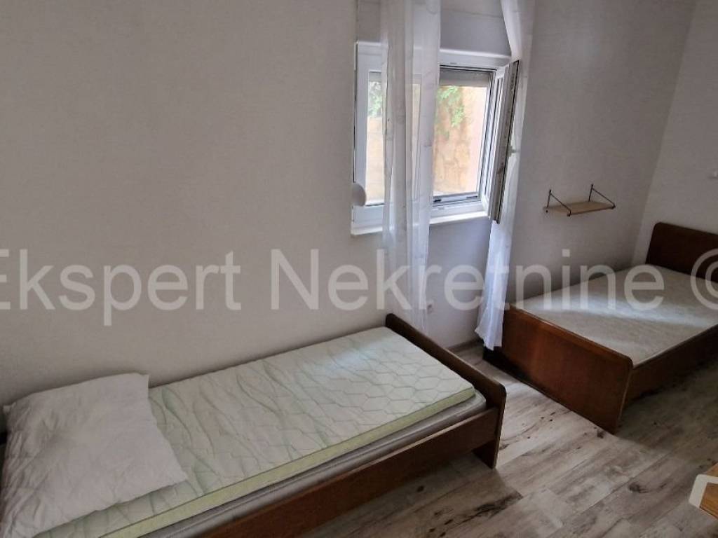Flat in a building, Sale, Okrug, Okrug Gornji