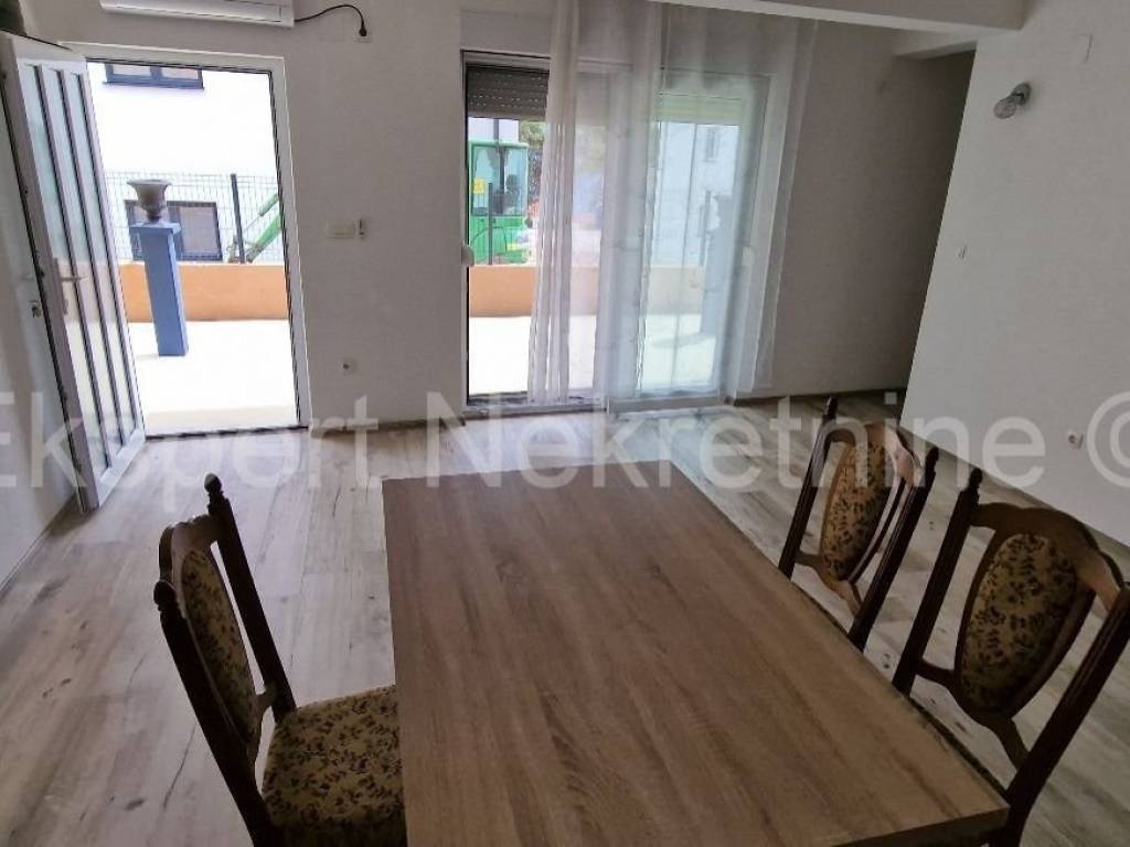 Flat in a building, Sale, Okrug, Okrug Gornji