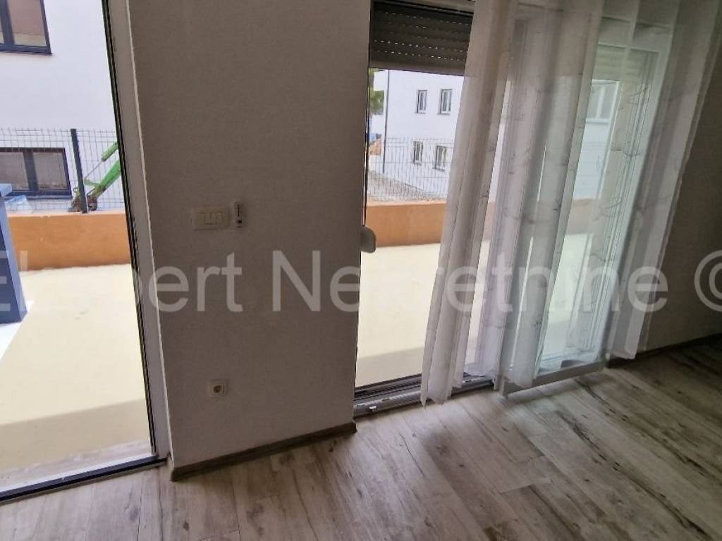 Flat in a building, Sale, Okrug, Okrug Gornji
