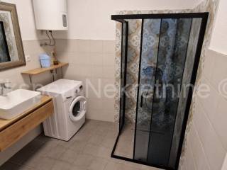 Flat in a building, Sale, Okrug, Okrug Gornji