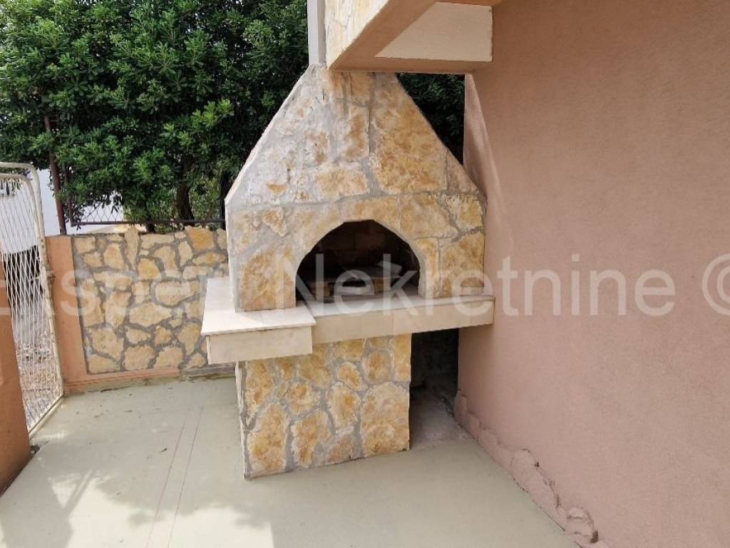 Flat in a building, Sale, Okrug, Okrug Gornji
