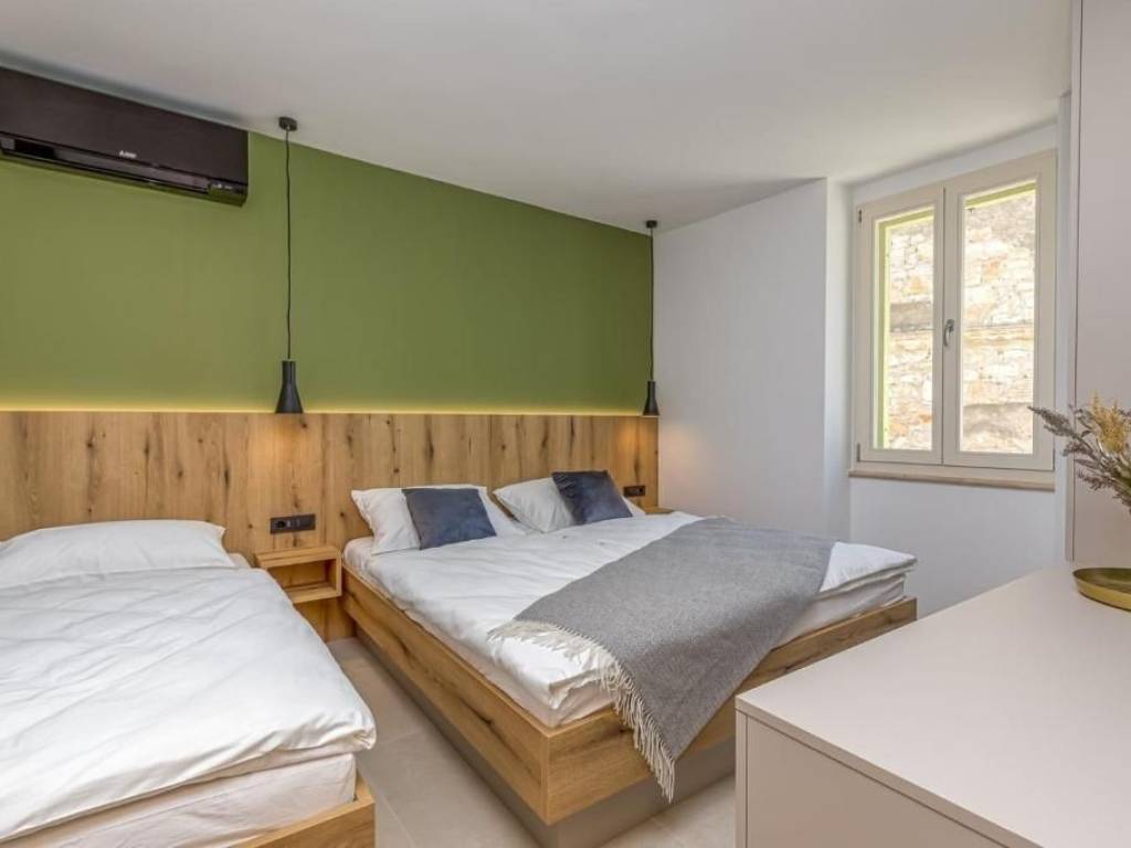 House with apartments, Sale, Vrsar, Vrsar