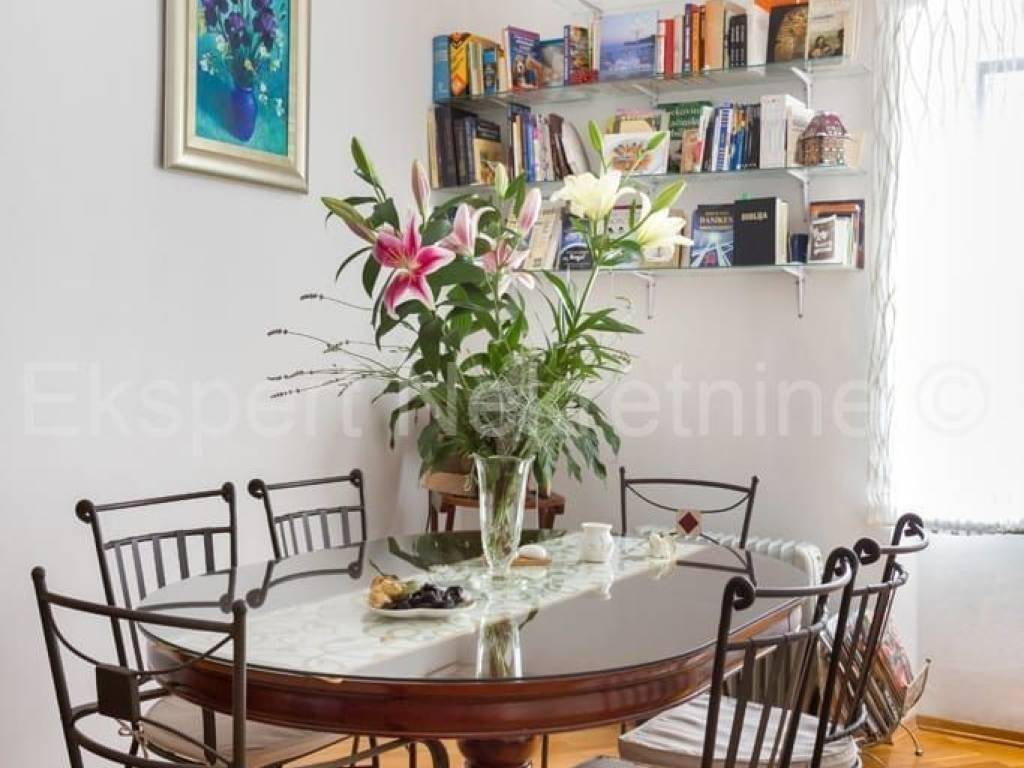 Flat in a building, Sale, Split, Split