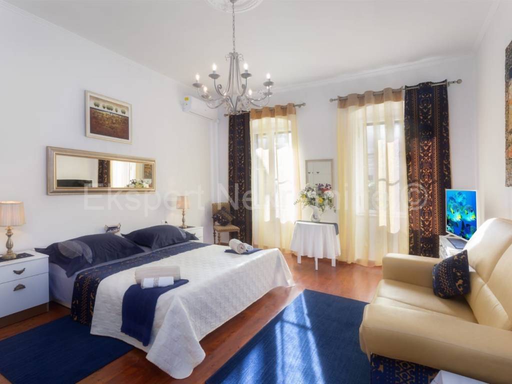 Flat in a building, Sale, Split, Split