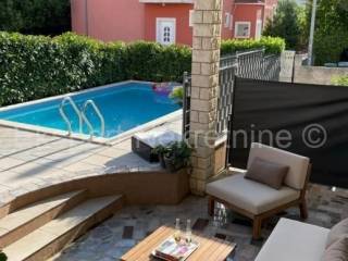 Detached house, Sale, Split, Split