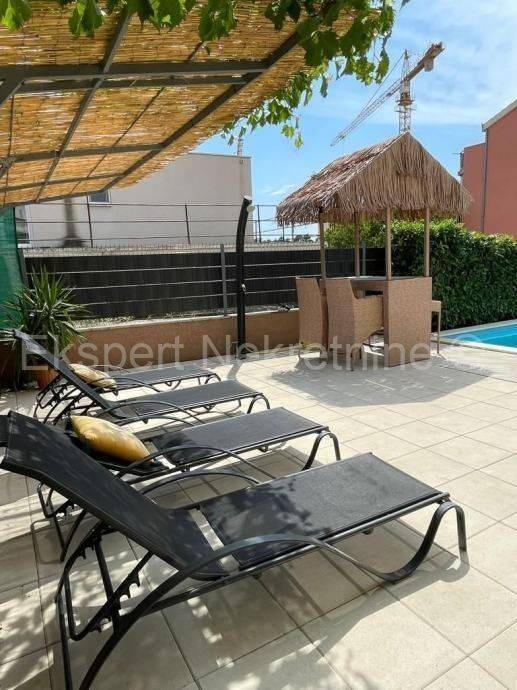 Detached house, Sale, Split, Split