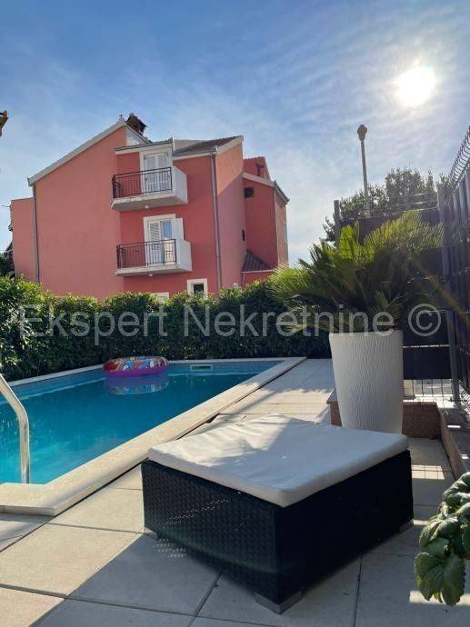 Detached house, Sale, Split, Split