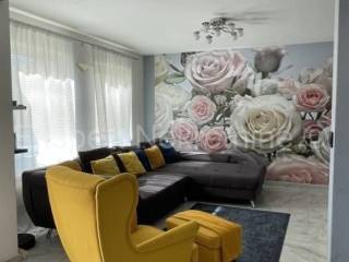 Detached house, Sale, Split, Split