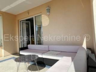 Detached house, Sale, Split, Split