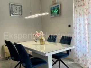 Detached house, Sale, Split, Split