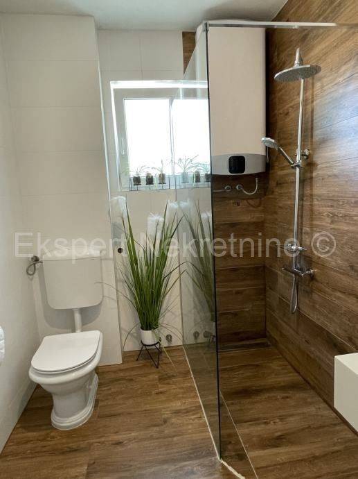 Detached house, Sale, Split, Split