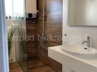 Detached house, Sale, Split, Split