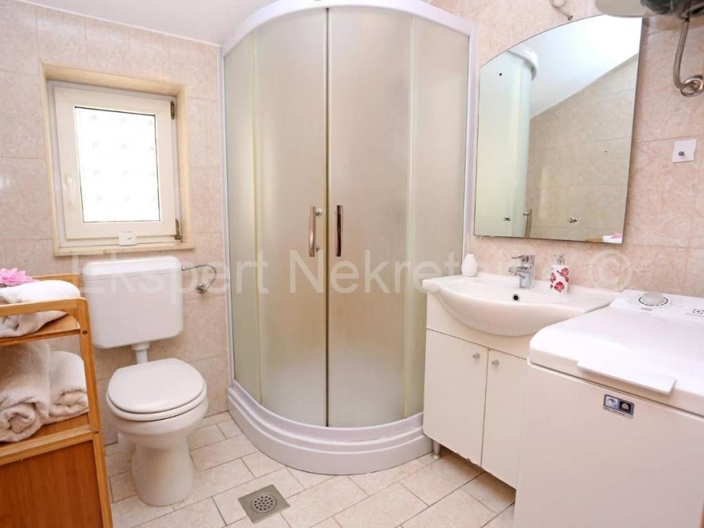 Detached house, Sale, Split, Split