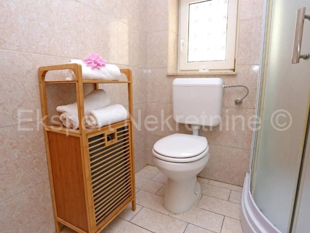 Detached house, Sale, Split, Split