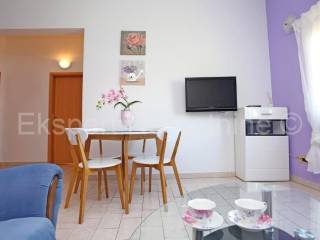 Detached house, Sale, Split, Split