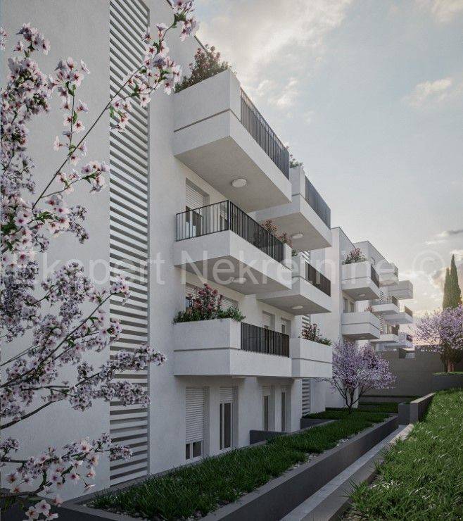 Flat in a new building, Sale, Okrug, Okrug Gornji