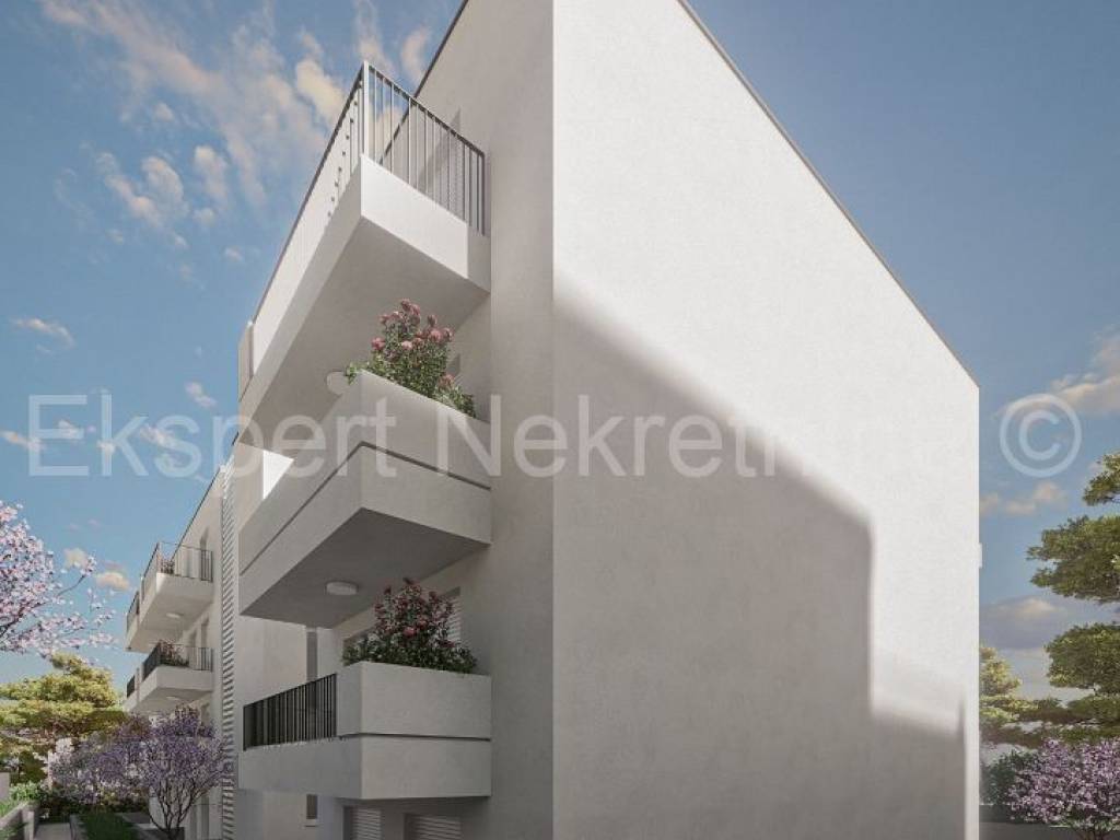 Flat in a new building, Sale, Okrug, Okrug Gornji