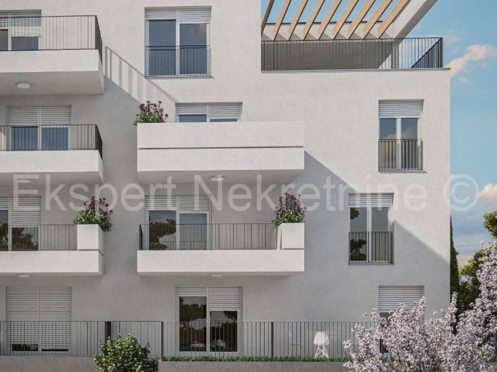 Flat in a new building, Sale, Okrug, Okrug Gornji