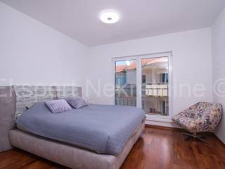 Stan u zgradi, Prodaja, Okrug, Okrug Gornji